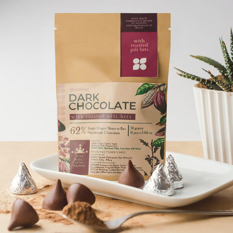 Dark Chocolate Cacao with Roasted Pili Nut Bits (30g)
